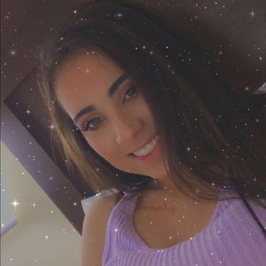 Meet your Posher, Adriana